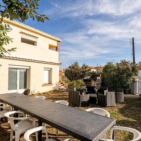 Vue A 50m De Apartament